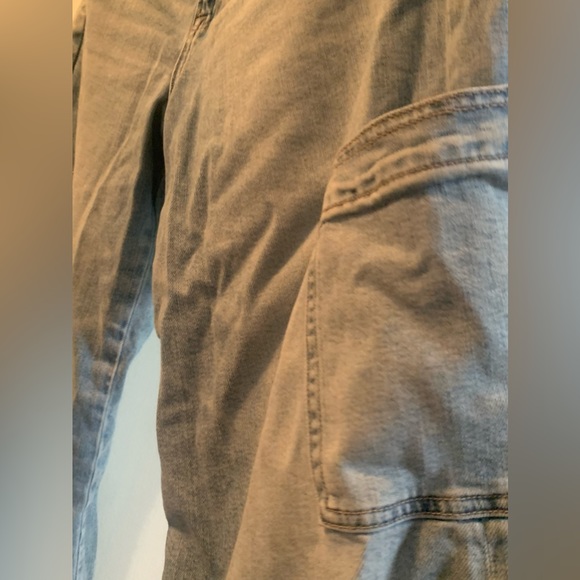 American Eagle High Stretch High Waisted Cargo Jeans 10 x-short - Picture 2 of 7